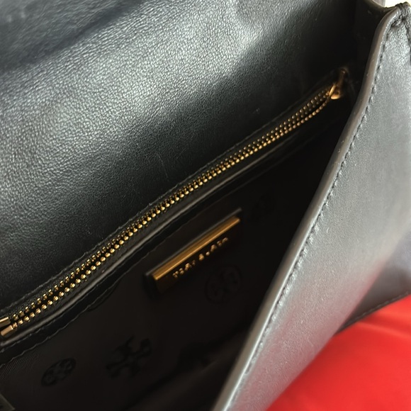 TORY BURCH Alexa Leather Shoulder Bag - Picture 5 of 10